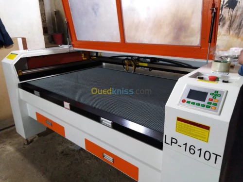 machine à découper au laser CO2
