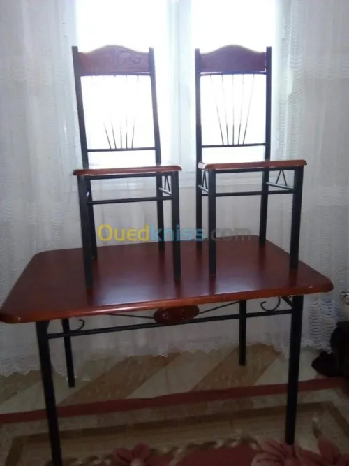 Meubles et tapis a vendre