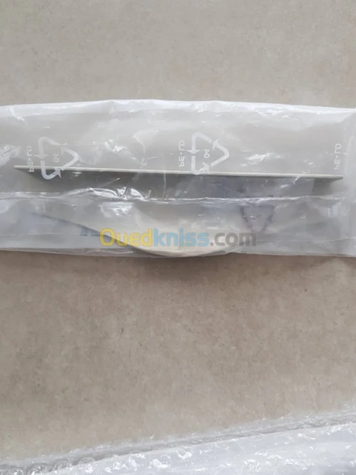 Charnière  complète  meuble  cuisine salle de bain  , armoires etc