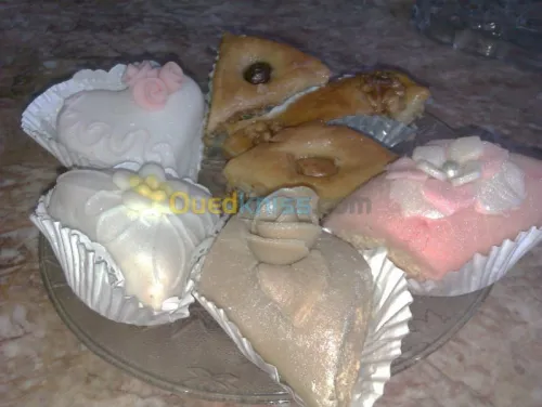  GATEAUX MODERNES ET TRADITIONELLEs