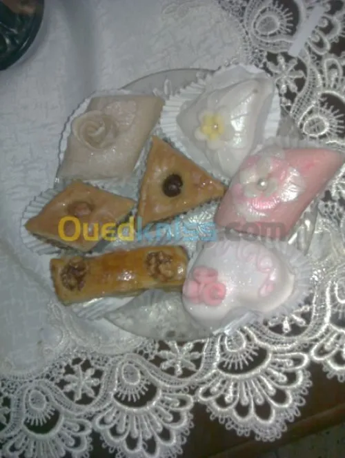  GATEAUX MODERNES ET TRADITIONELLEs