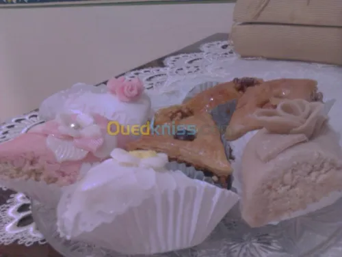  GATEAUX MODERNES ET TRADITIONELLEs