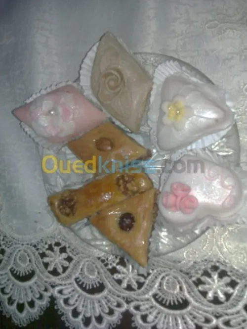  GATEAUX MODERNES ET TRADITIONELLEs