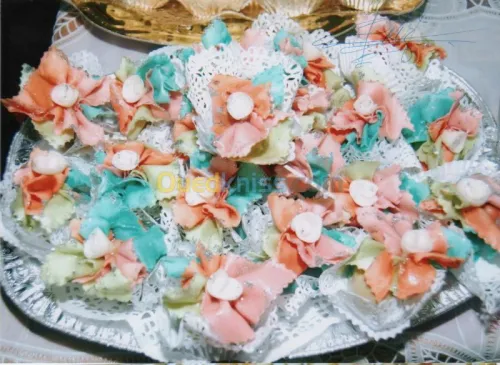  GATEAUX MODERNES ET TRADITIONELLEs