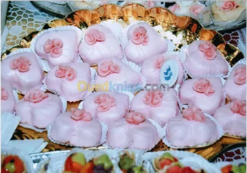  GATEAUX MODERNES ET TRADITIONELLEs