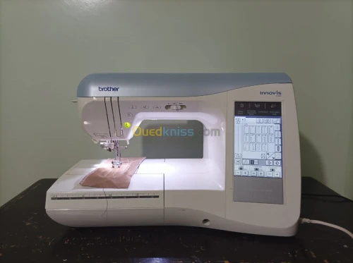 MACHINE DE BRODERIE ET COUTURE BROTHER