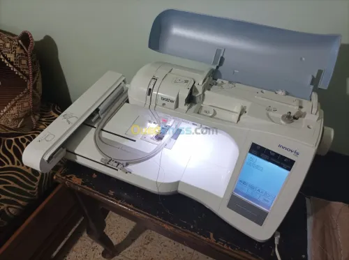 MACHINE DE BRODERIE ET COUTURE BROTHER