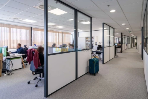 Fabrication des séparations de bureau 