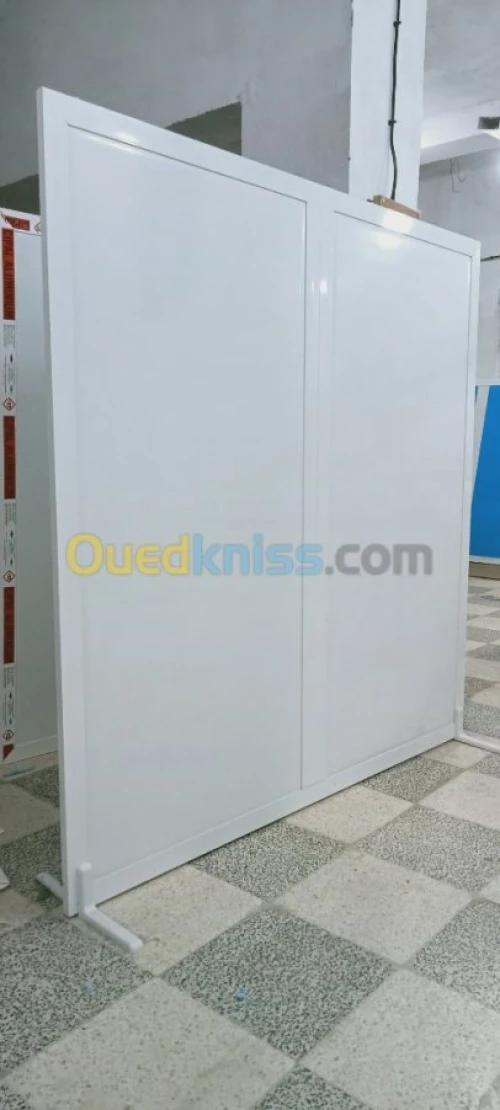 Fabrication des séparations de bureau 