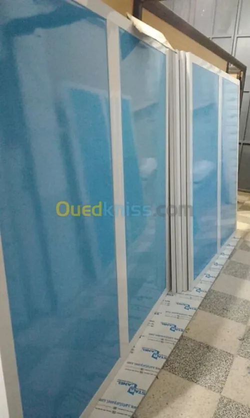 Fabrication des séparations de bureau 