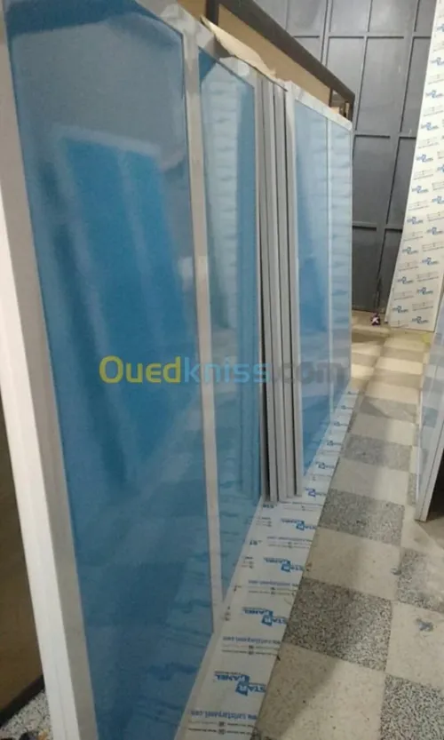 Fabrication des séparations de bureau 