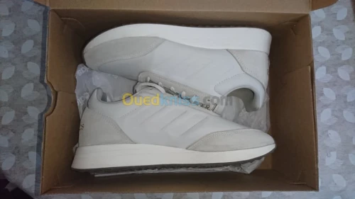 Adidas Homme RUN70S Blanche. Taille 41