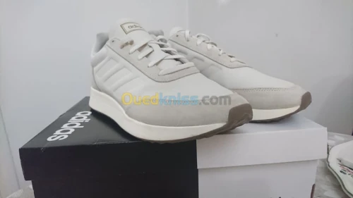 Adidas Homme RUN70S Blanche. Taille 41