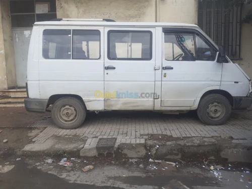 Trafik place R25