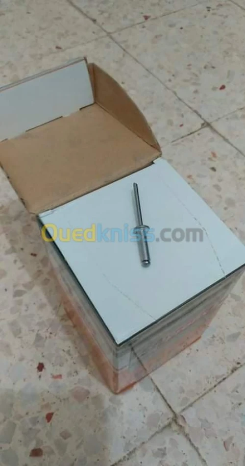 ماكينات تصنيع les Rivet