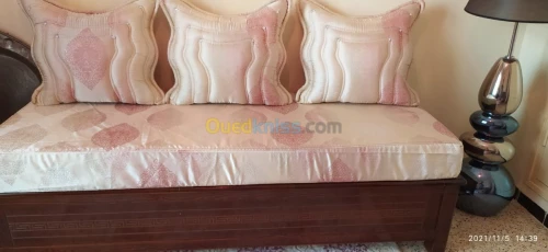 belle chora avec ses matelas t canapés