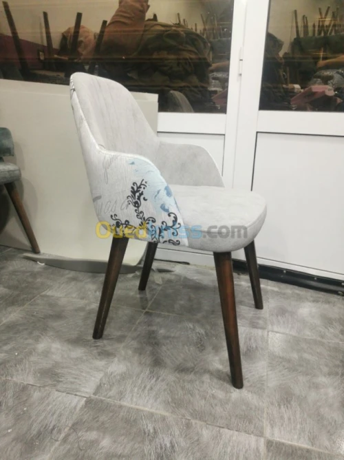 Chaise et banquette 
