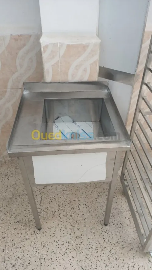 Table inox . plonge inox .la haut inox