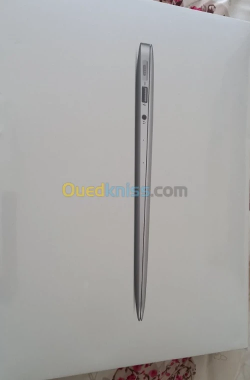 MacBookAir 13 inch - i5 8go ram 128gb 