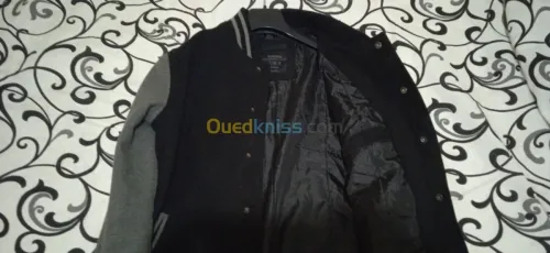 Veste baseball de marque BERSHKA