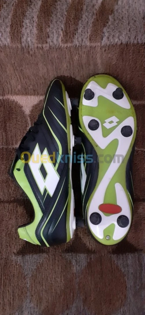 Soulier de football lotto punto flex 