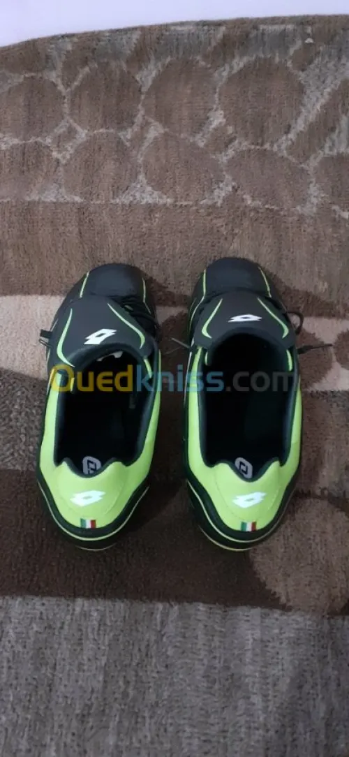 Soulier de football lotto punto flex 