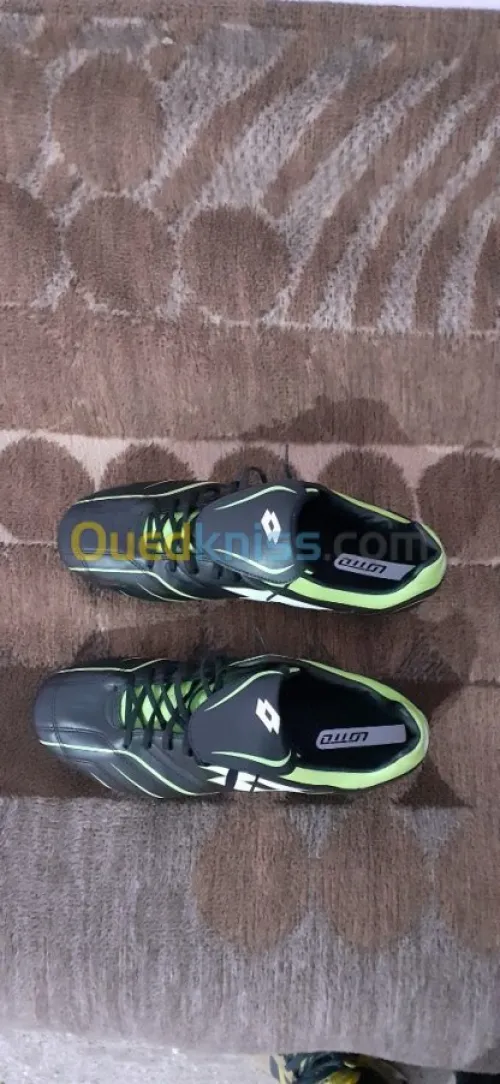 Soulier de football lotto punto flex 