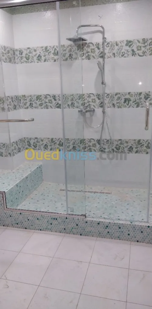 Carreleur de faience dale de sole marbre 