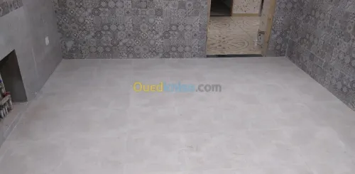 Carreleur de faience dale de sole marbre 