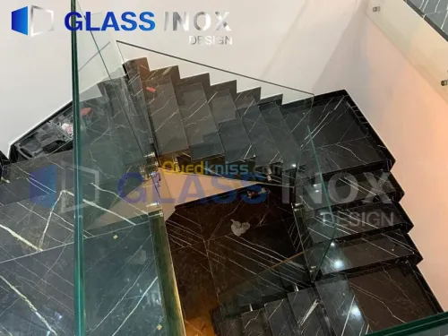 rampe d'escalier en verre trampé 