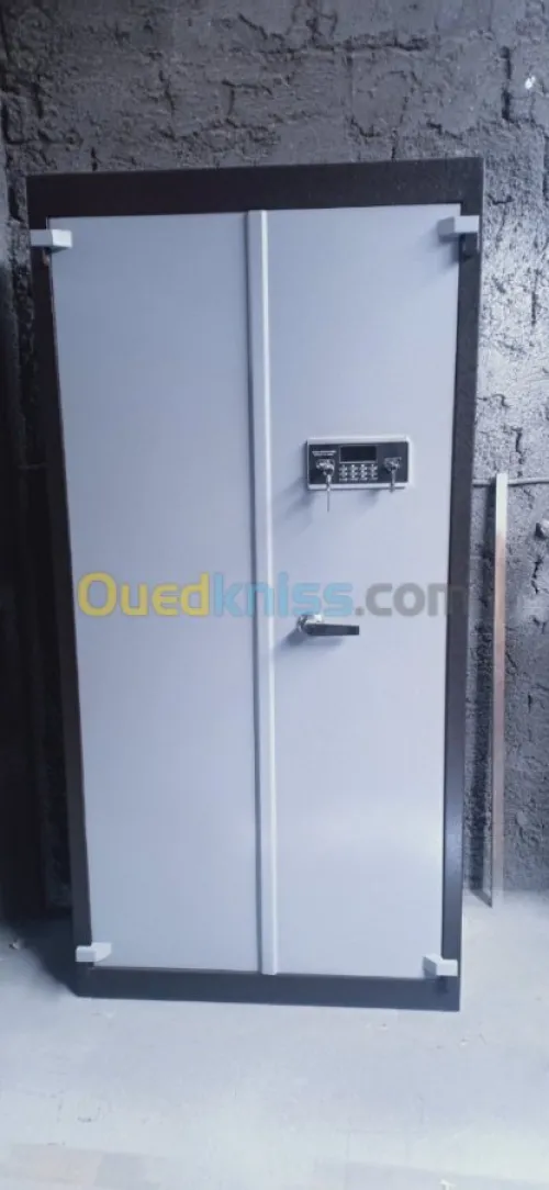 Coffre  fort et derivee