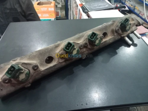 injecteur 1.8 lagona