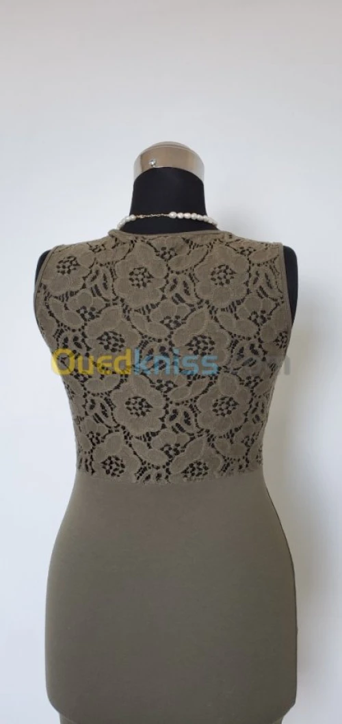 Robe en dentelle verte