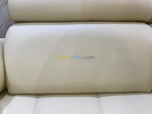 fauteuil et table basse 