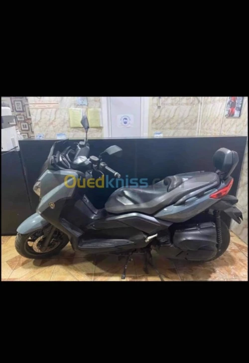 Yamaha Xmax400 