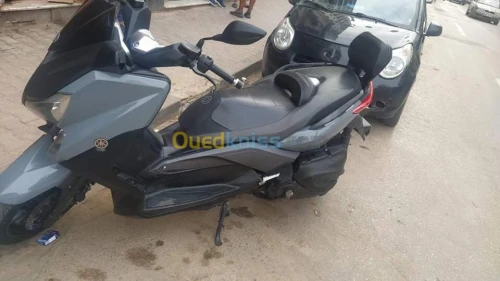 Yamaha Xmax400 
