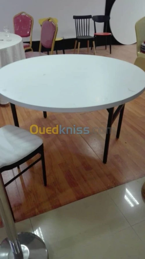 Vente Table Salle Des Fêtes.