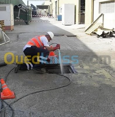 تنضيف جميع قنوات الصرف الصحي 