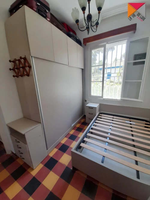 Chambre a coucher aménagée sur mesure      ****     Bien être utile      ****