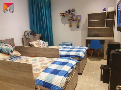 Chambre a coucher aménagée sur mesure      ****     Bien être utile      ****