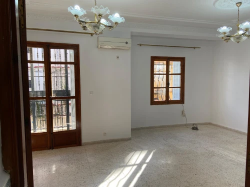 Location Appartement Niveau de villa F5 Alger Kouba