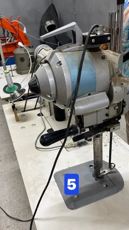 Machine usine chaussures 