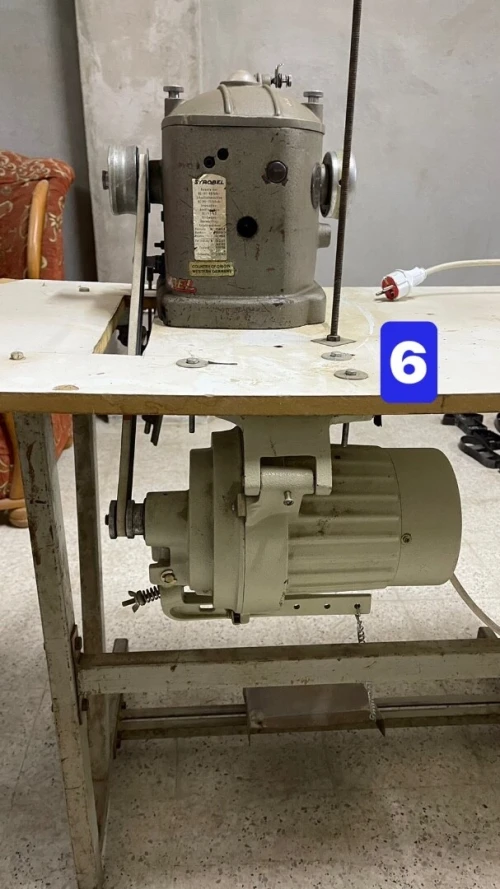 Machine usine chaussures 