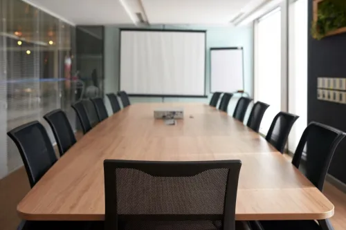 Fabrication de mobiliers de bureau et urbain