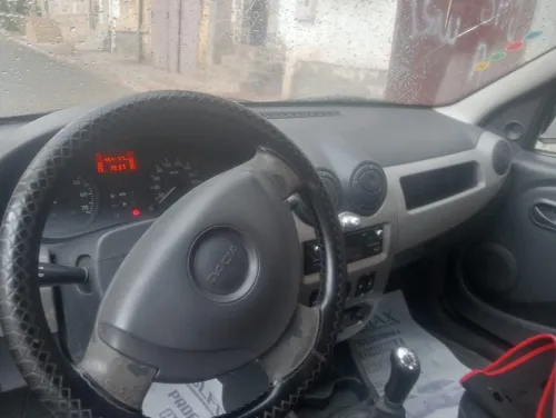 Logan Dacia 2012 00