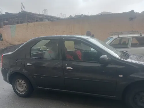Logan Dacia 2012 00