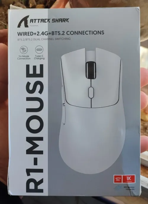 Attack shark r1 white