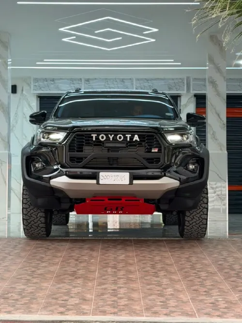 Toyota Hilux GR 2025 