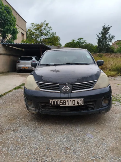 Nissan Tiida 5 portes 2010 Tiida 5 portes