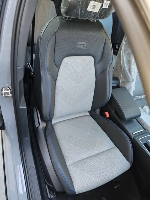 Volkswagen Golf 8 2025 R-Line Facelift 